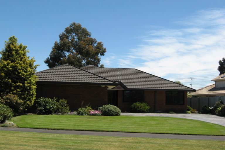 Photo of property in 12 Hatfield Place, Avonhead, Christchurch, 8042