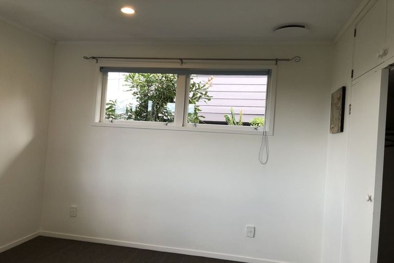 Photo of property in 43 Richards Avenue, Forrest Hill, Auckland, 0620