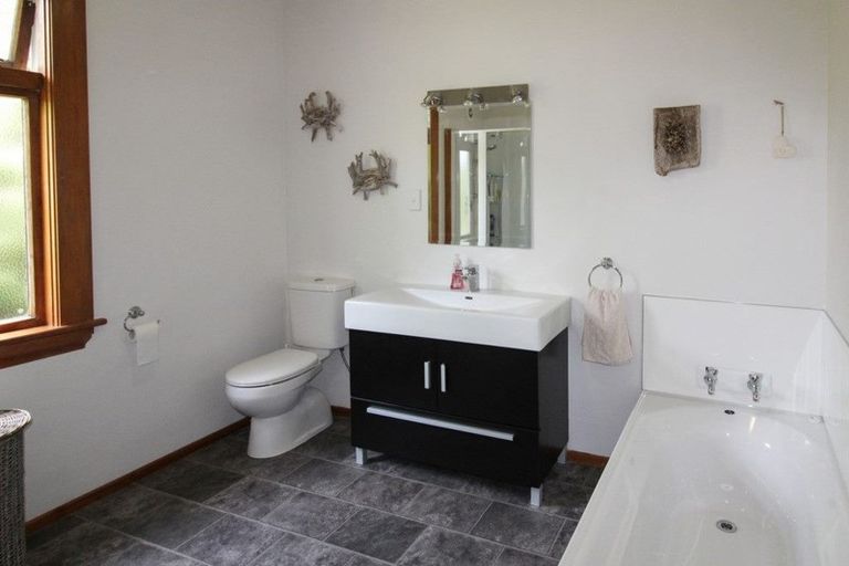 Photo of property in 52 Wellington Street, Enfield, Oamaru, 9491