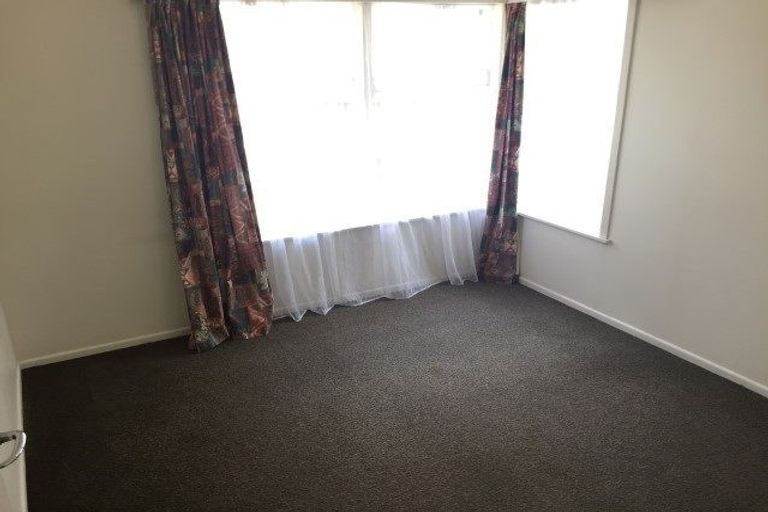 Photo of property in 262 Hepburn Road, Glendene, Auckland, 0602