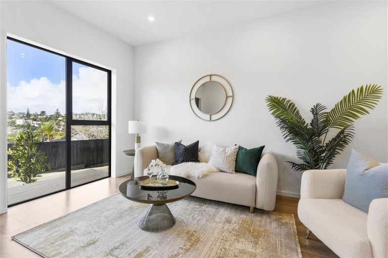 Photo of property in 12b Cranston Street, Torbay, Auckland, 0632