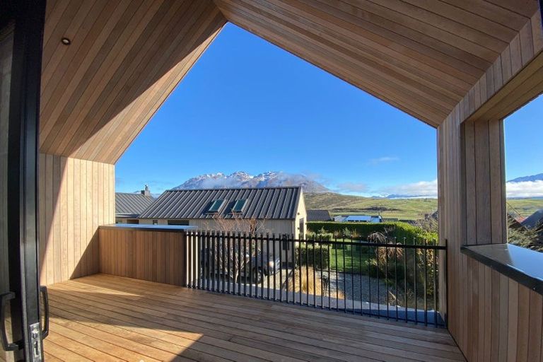 Photo of property in 6 Arran Lane, Jacks Point, Queenstown, 9371