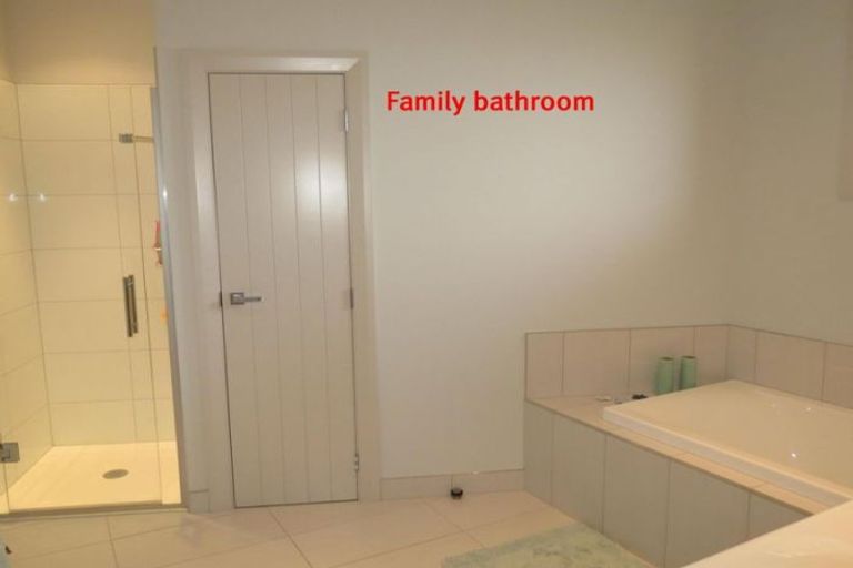 Photo of property in 8 Crabbe Place, Cromwell, 9310