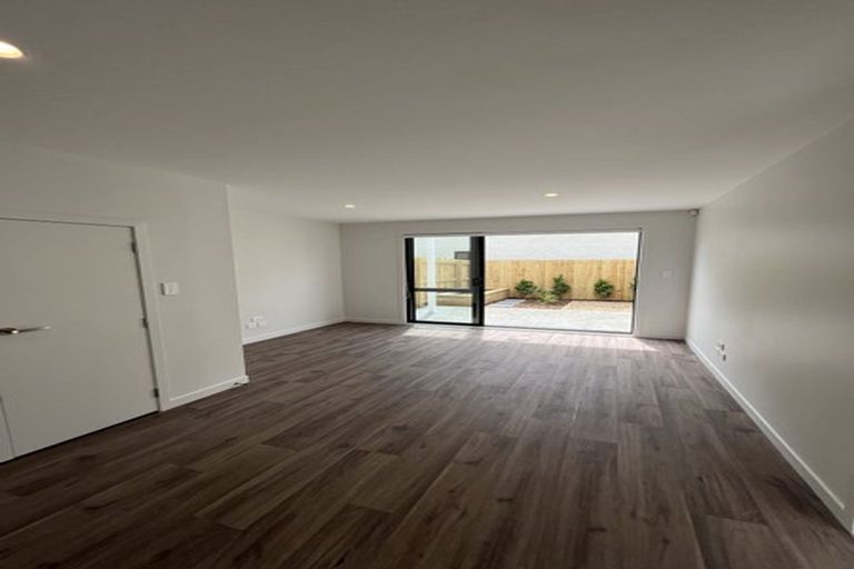 Photo of property in 11a Welby Place, Mangere, Auckland, 2022