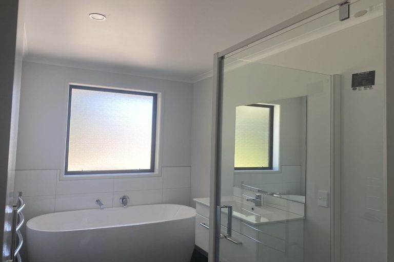 Photo of property in 68 Saxton Road, Upper Vogeltown, New Plymouth, 4371