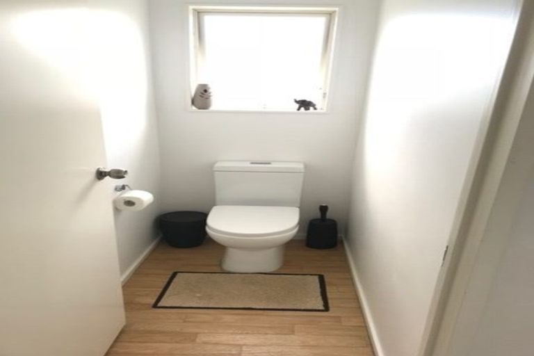 Photo of property in 1a Gazelle Avenue, Beach Haven, Auckland, 0626