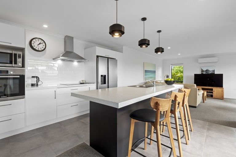 Photo of property in 2 Shea Lane, Pyes Pa, Tauranga, 3112