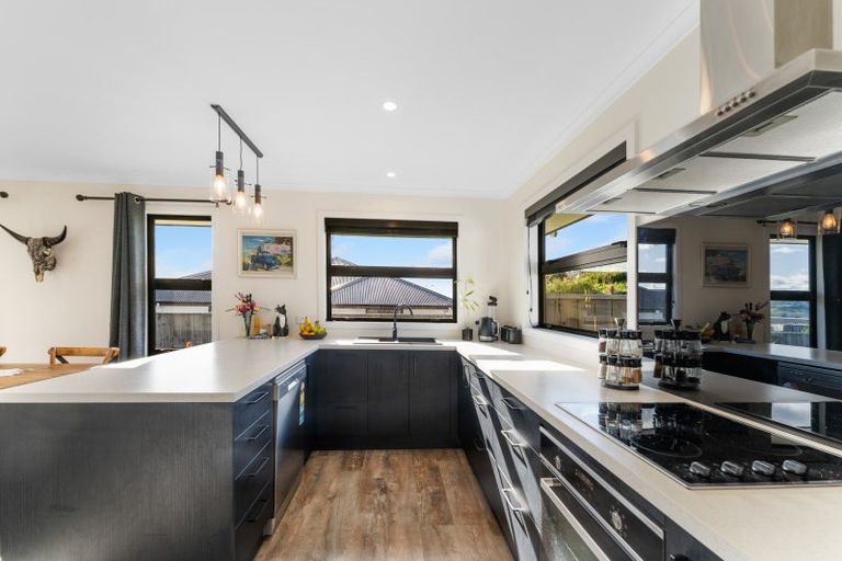 Photo of property in 32 Katania Heights, Brightwater, 7022