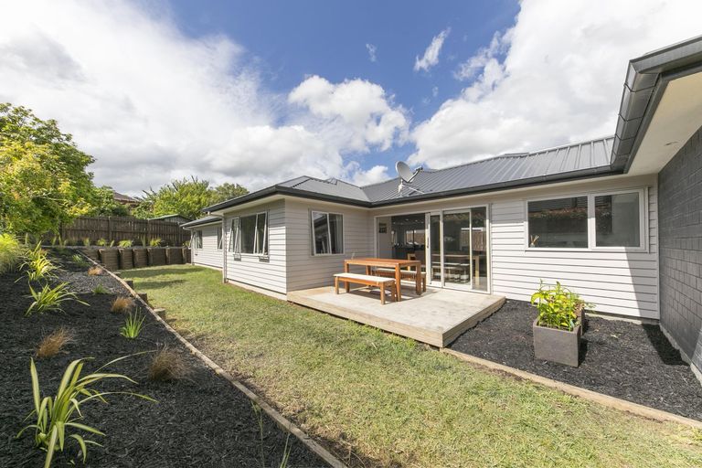 Photo of property in 3a Applemoors Way, Riverhead, 0820