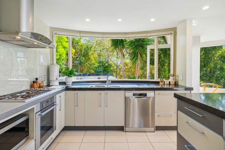 Photo of property in 26a Mana View Road, Paremata, Porirua, 5026