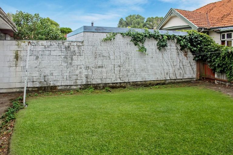Photo of property in 2/170 Waimairi Road, Ilam, Christchurch, 8041