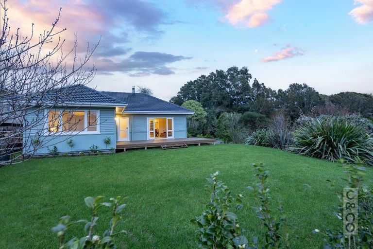 Photo of property in 29 Cambridge Road, Riverhead, 0820