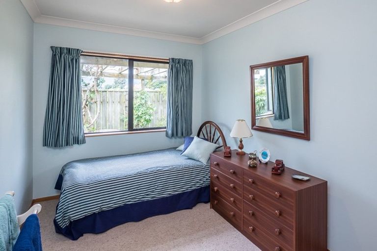 Photo of property in 11 Barrett Drive, Waikanae Beach, Waikanae, 5036