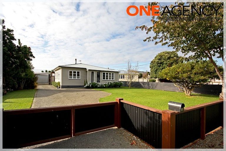 Photo of property in 51 Stout Street, Shannon, 4821