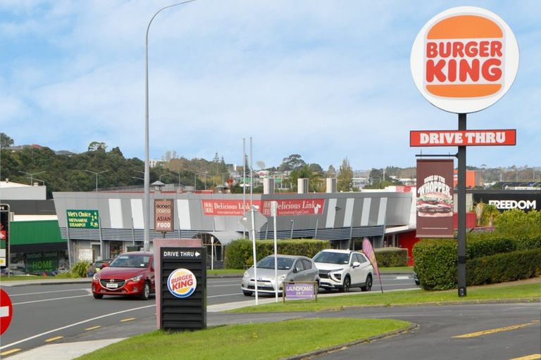 Photo of property in 121 Sunnynook Road, Forrest Hill, Auckland, 0620