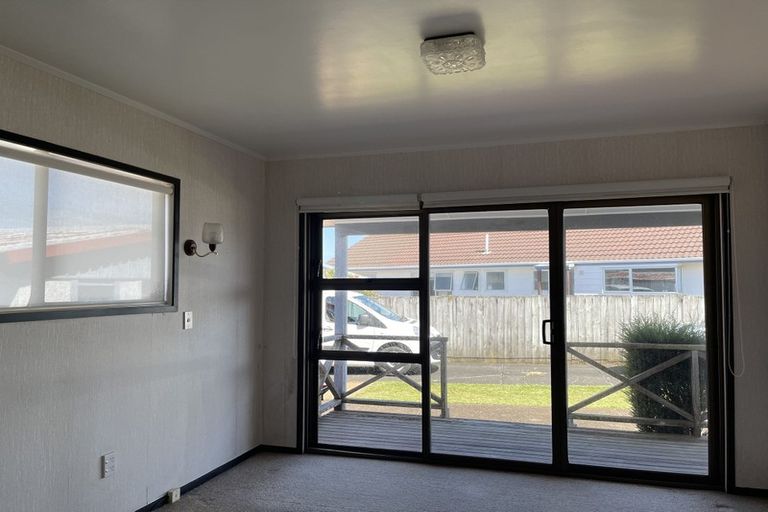 Photo of property in 9 Sheralee Place, Bucklands Beach, Auckland, 2014