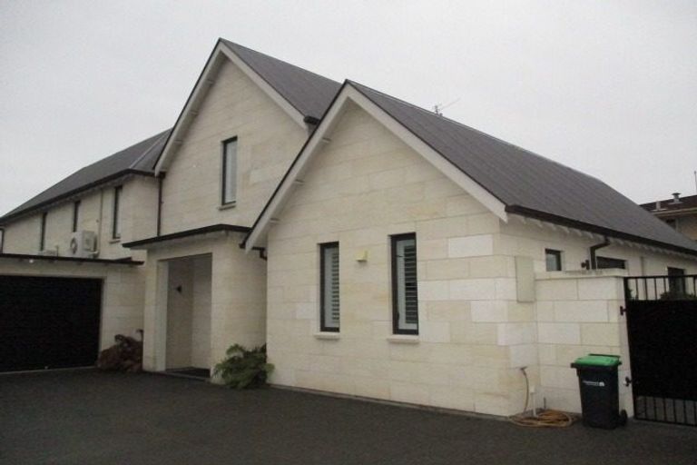 Photo of property in 5 Merivale Lane, Merivale, Christchurch, 8014