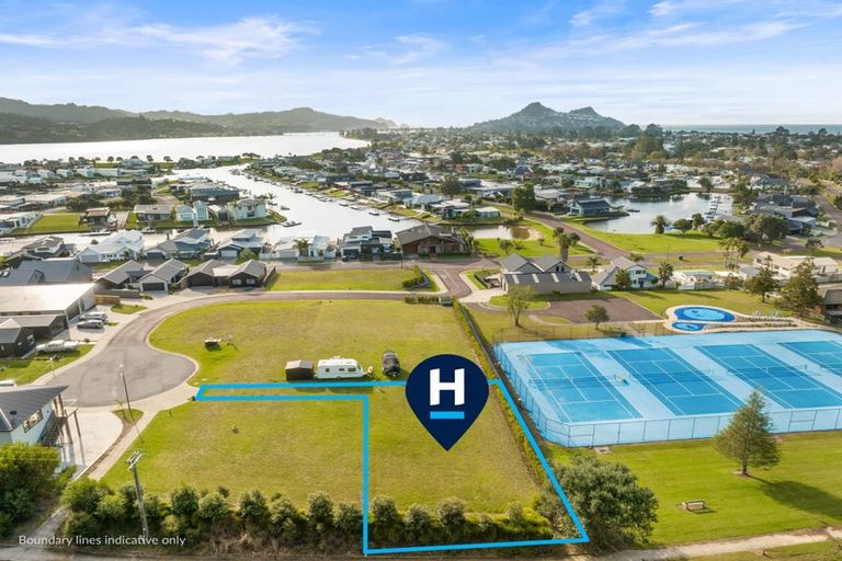 Photo of property in 7 Ian Hopper Way, Pauanui, 3579