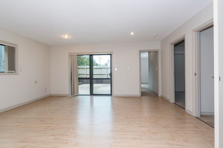 Photo of property in 45 Forrest Hill Road, Milford, Auckland, 0620
