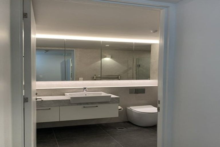 Photo of property in 302/15 Rawene Road, Birkenhead, Auckland, 0626