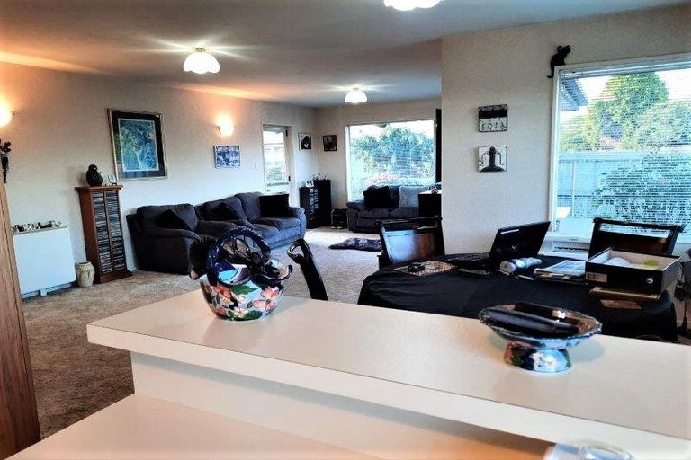 Photo of property in 1/52 Middlepark Road, Sockburn, Christchurch, 8042