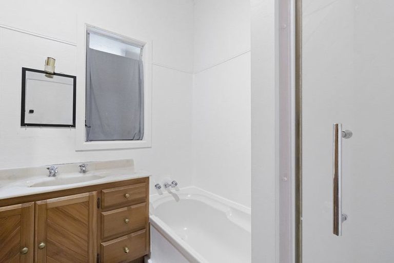 Photo of property in 17 Carey Street, Maeroa, Hamilton, 3200