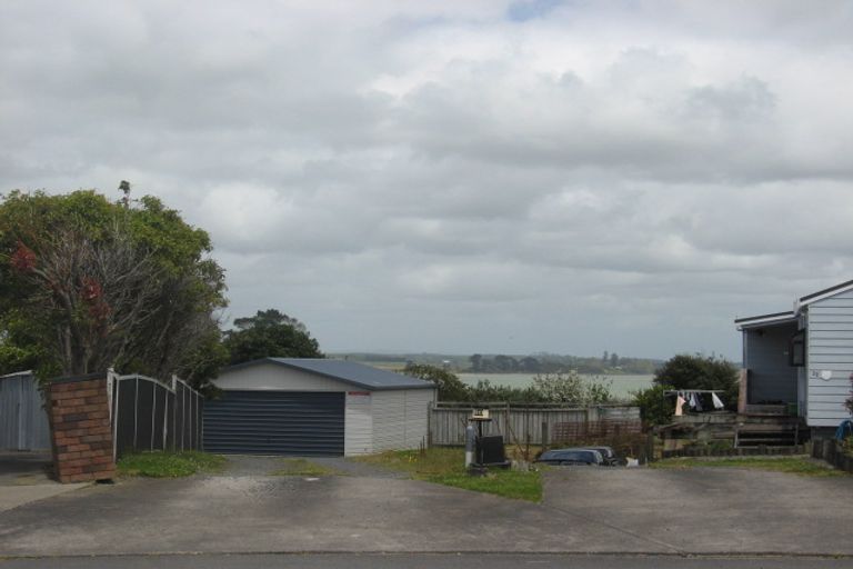 Photo of property in 20 Bill Phillip Place, Clendon Park, Auckland, 2103
