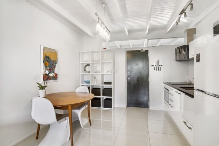 Photo of property in 3/73 Princes Street, Northcote Point, Auckland, 0627