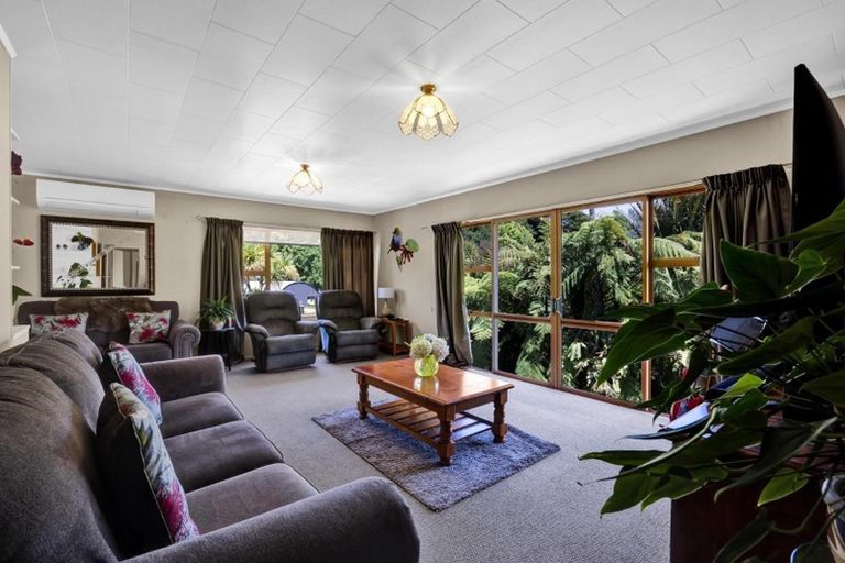 Photo of property in 14 Spencer Place, Merrilands, New Plymouth, 4312