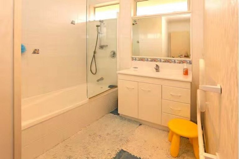 Photo of property in 6 Highfields Terrace, Henderson, Auckland, 0612