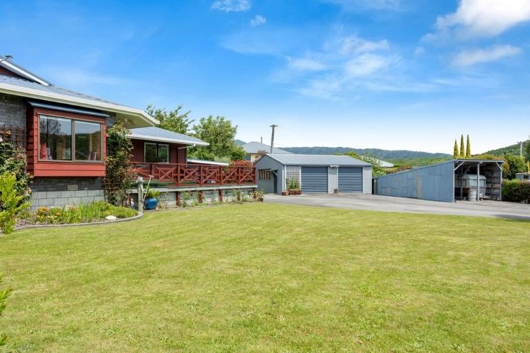 Photo of property in 252b Waikawa Road, Waikawa, Picton, 7220