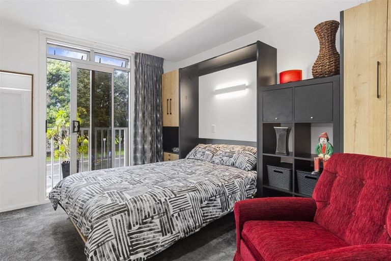 Photo of property in Salisbury Crown, 6/7 Salisbury Avenue, Mount Maunganui, 3116