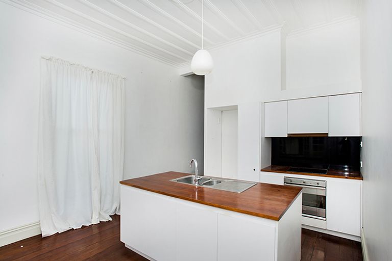 Photo of property in 12 Iranui Road, Inner Kaiti, Gisborne, 4010