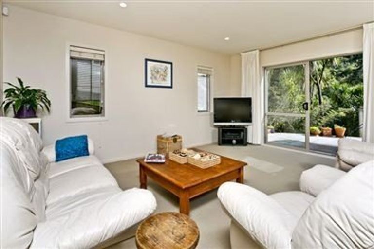 Photo of property in 125a Glendhu Road, Bayview, Auckland, 0629