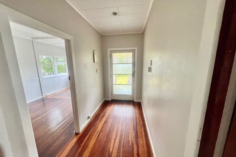 Photo of property in 61 Rua Road, Glen Eden, Auckland, 0602