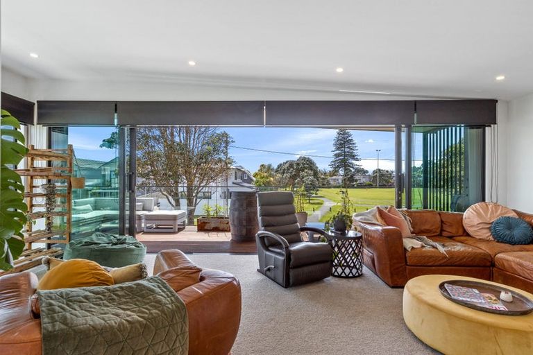 Photo of property in 3a William Bayes Place, Red Beach, 0932