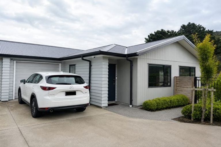 Photo of property in 37 Grovedale Square, Wainuiomata, Lower Hutt, 5014