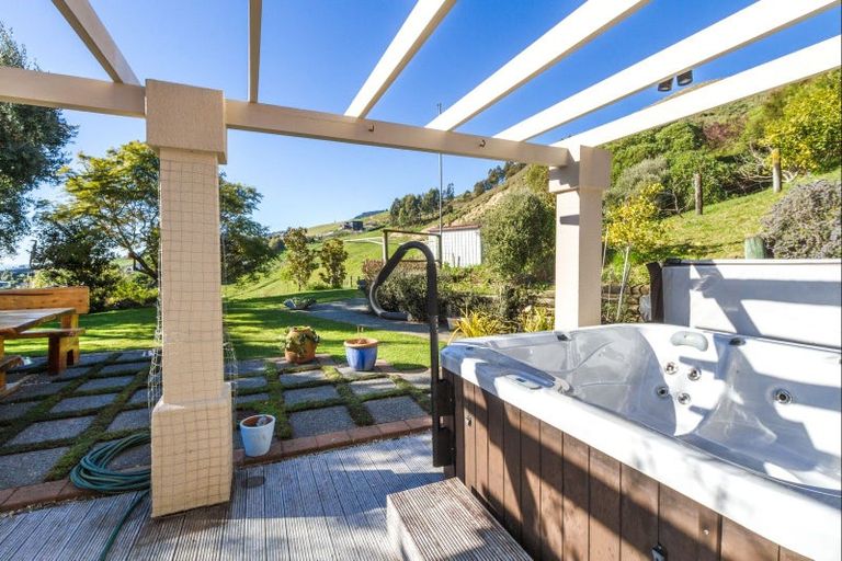 Photo of property in 5 Cape View, Atawhai, Nelson, 7010