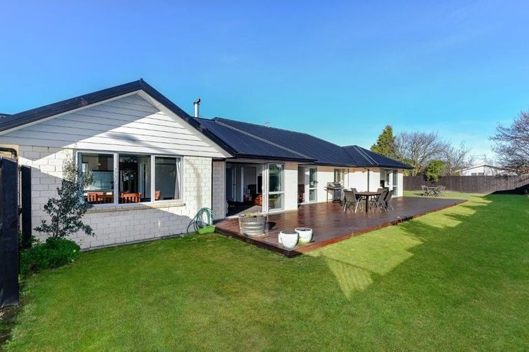 Photo of property in 6 Dundee Close, Darfield, 7510