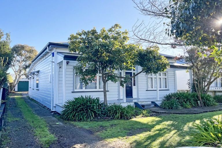 Photo of property in 215 College Street, West End, Palmerston North, 4412