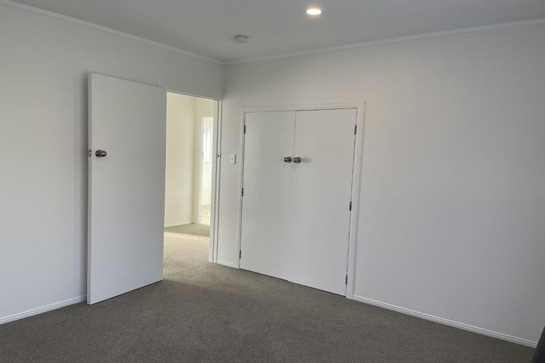 Photo of property in 56 Beechdale Crescent, Pakuranga Heights, Auckland, 2010