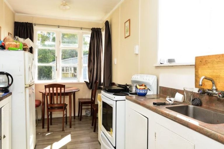 Photo of property in 79 Fairfield Road, Fairfield, Hamilton, 3214