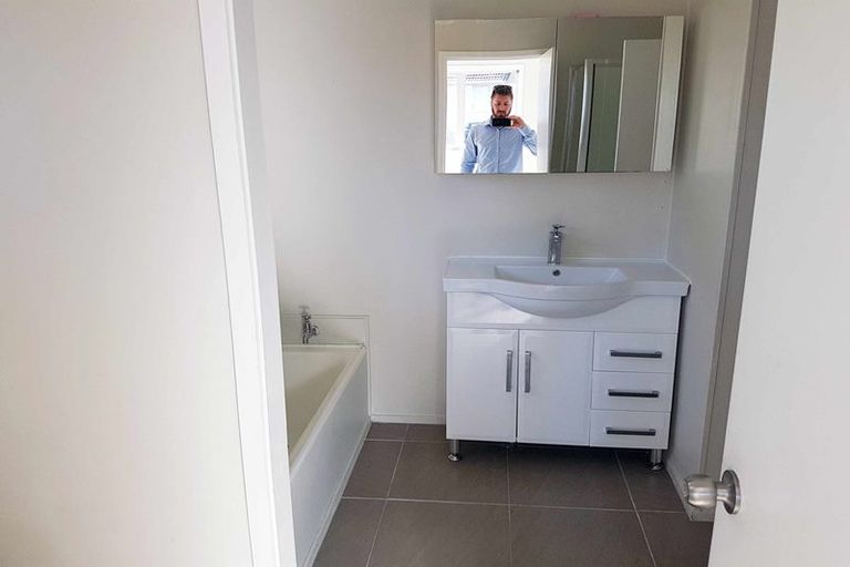 Photo of property in 148 Waimumu Road, Massey, Auckland, 0614