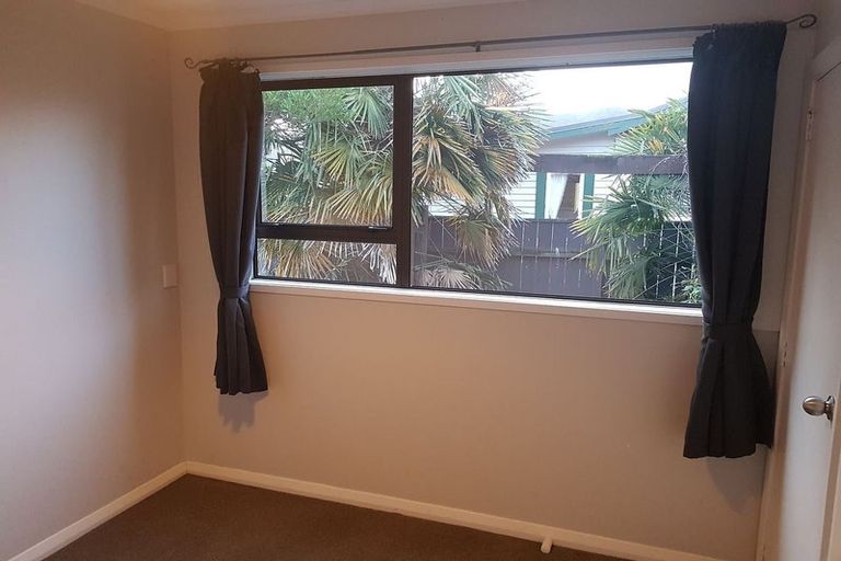 Photo of property in 5 Henry Street, Ebdentown, Upper Hutt, 5018