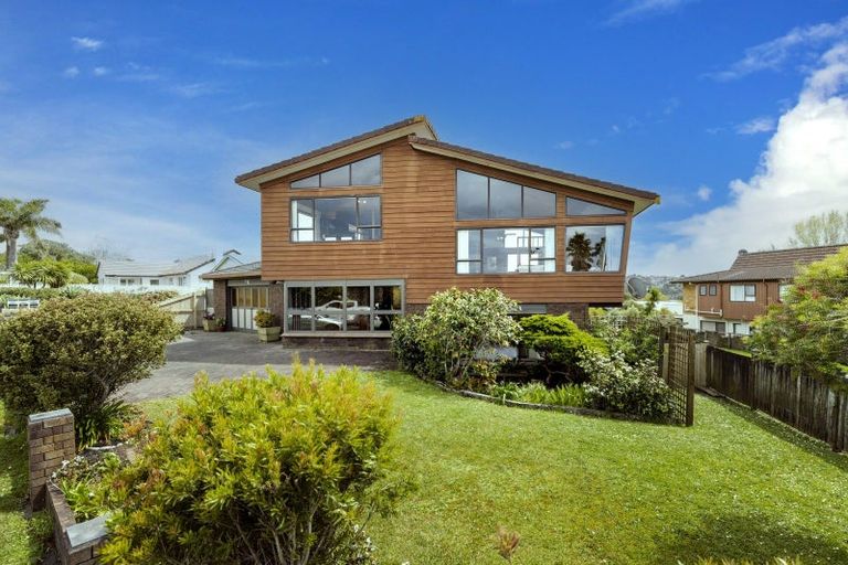 Photo of property in 1/72 Deep Creek Road, Torbay, Auckland, 0630