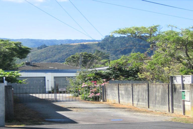 Photo of property in 11 Waimarama Grove, Birchville, Upper Hutt, 5018
