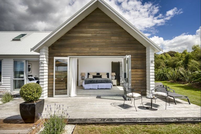 Photo of property in 1232 Taihape Road, Sherenden, Hastings, 4179