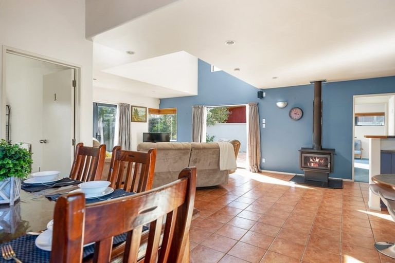 Photo of property in 13 Holden Avenue, Holdens Bay, Rotorua, 3010