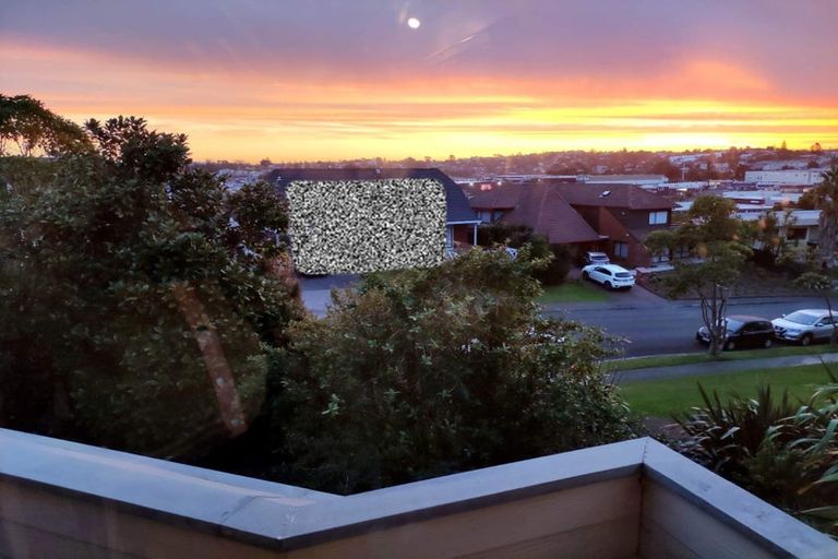 Photo of property in 41 Kennedy Avenue, Forrest Hill, Auckland, 0620