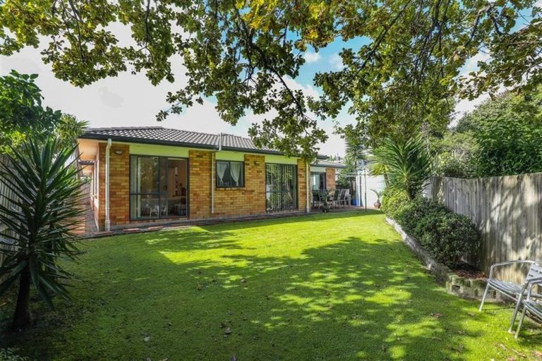 Photo of property in 7a Withers Road, Glen Eden, Auckland, 0602